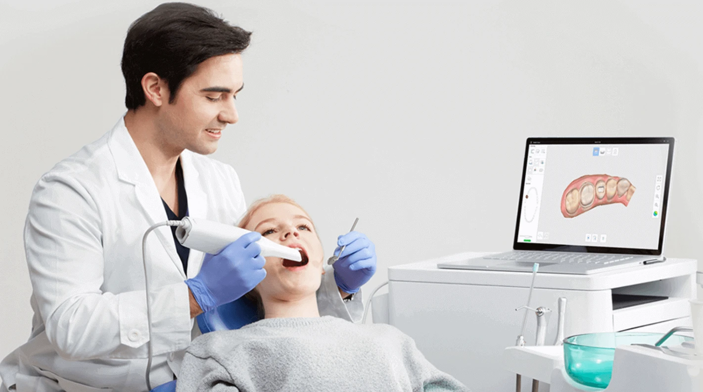 Escáner intraoral Medit i700 — escaneo 3D en Ortocentro Cariari